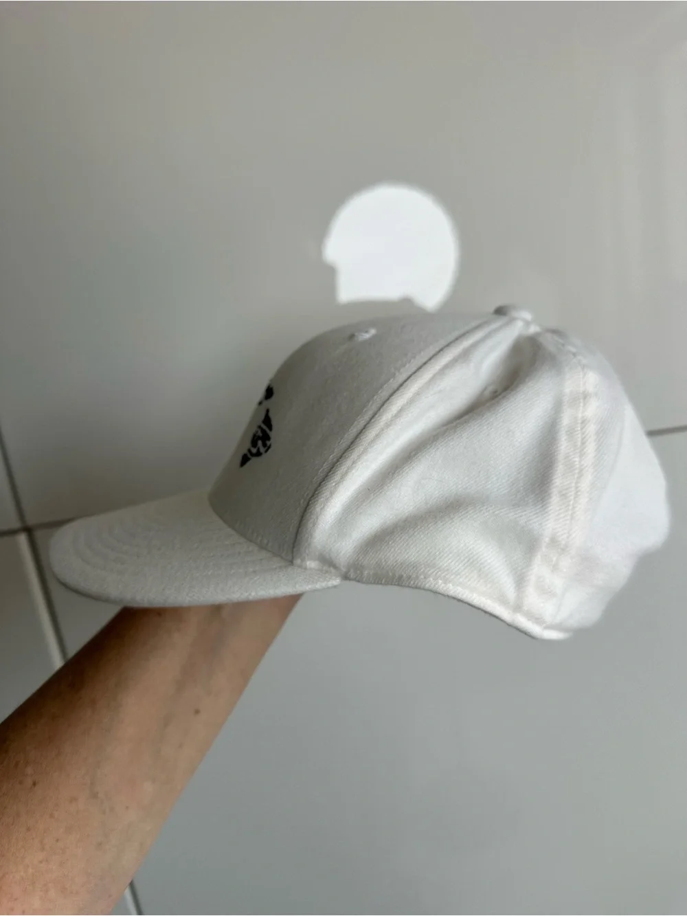 210 Fitted Hawaiian Islands Hat Cap White Black Size 7 1/4- 7 5/8 Hawaii